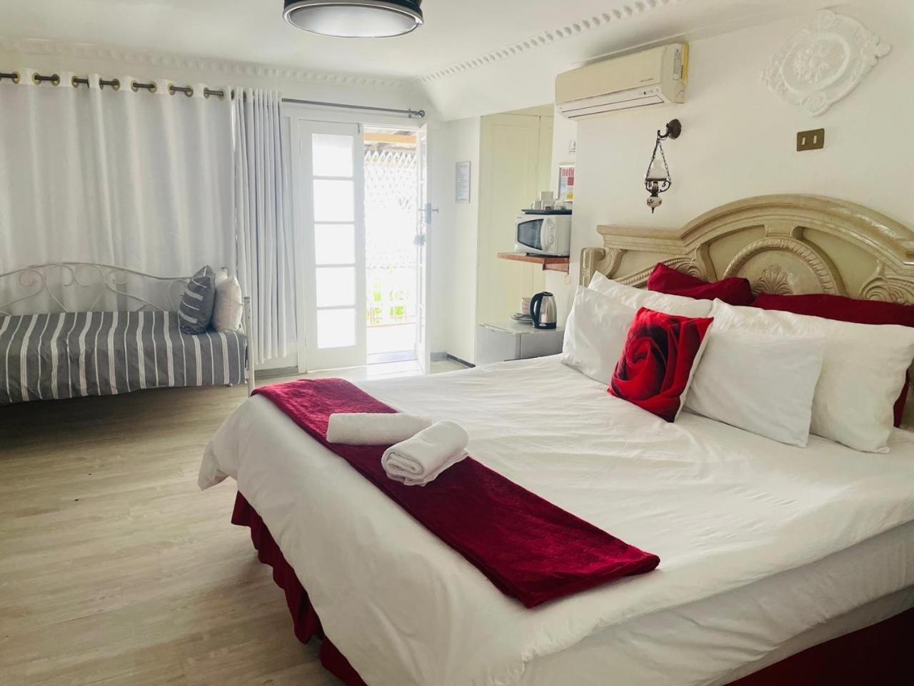 Caribe Accommodation And Conferences ピーターマリッツバーグ エクステリア 写真